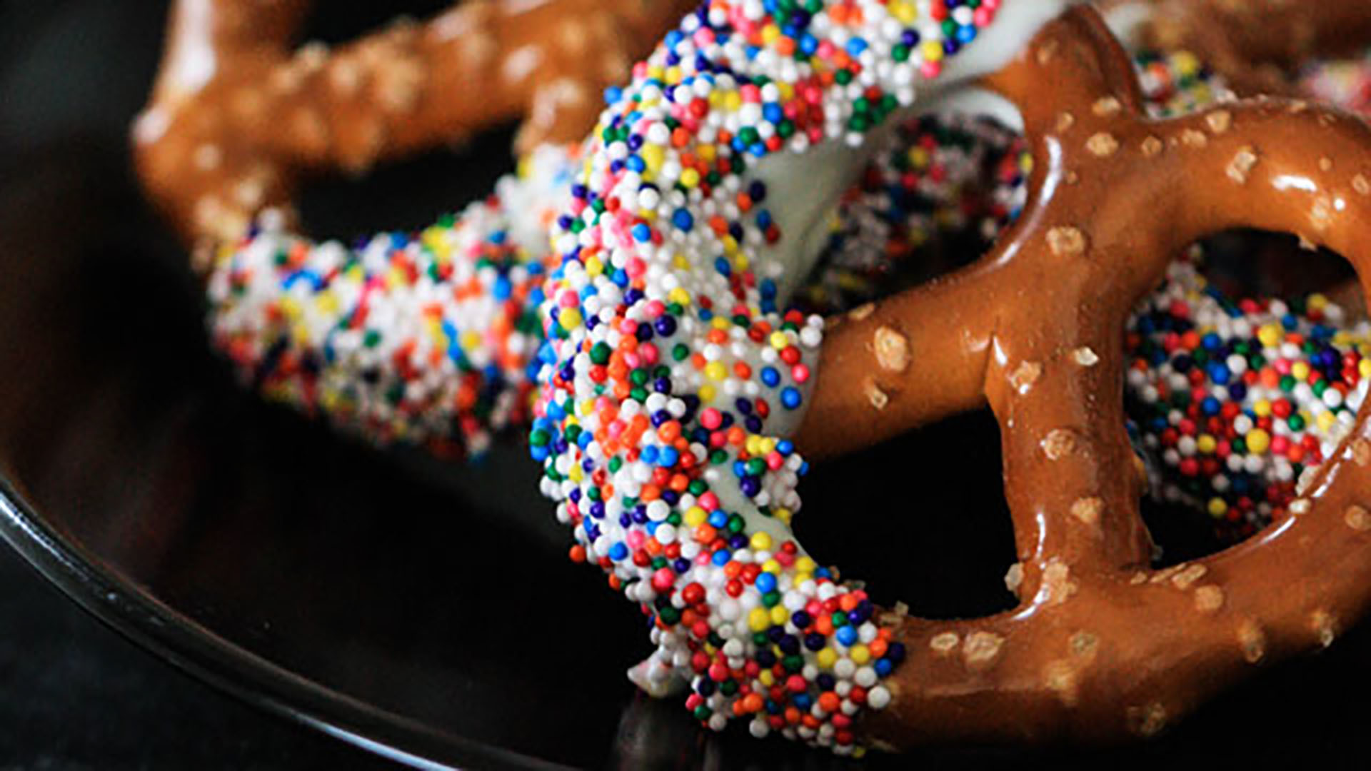White Chocolate Dipped Pretzels Recipe